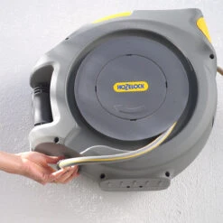 Hozelock Auto Reel 20m - 2401 -Hozelock 2401 feeder