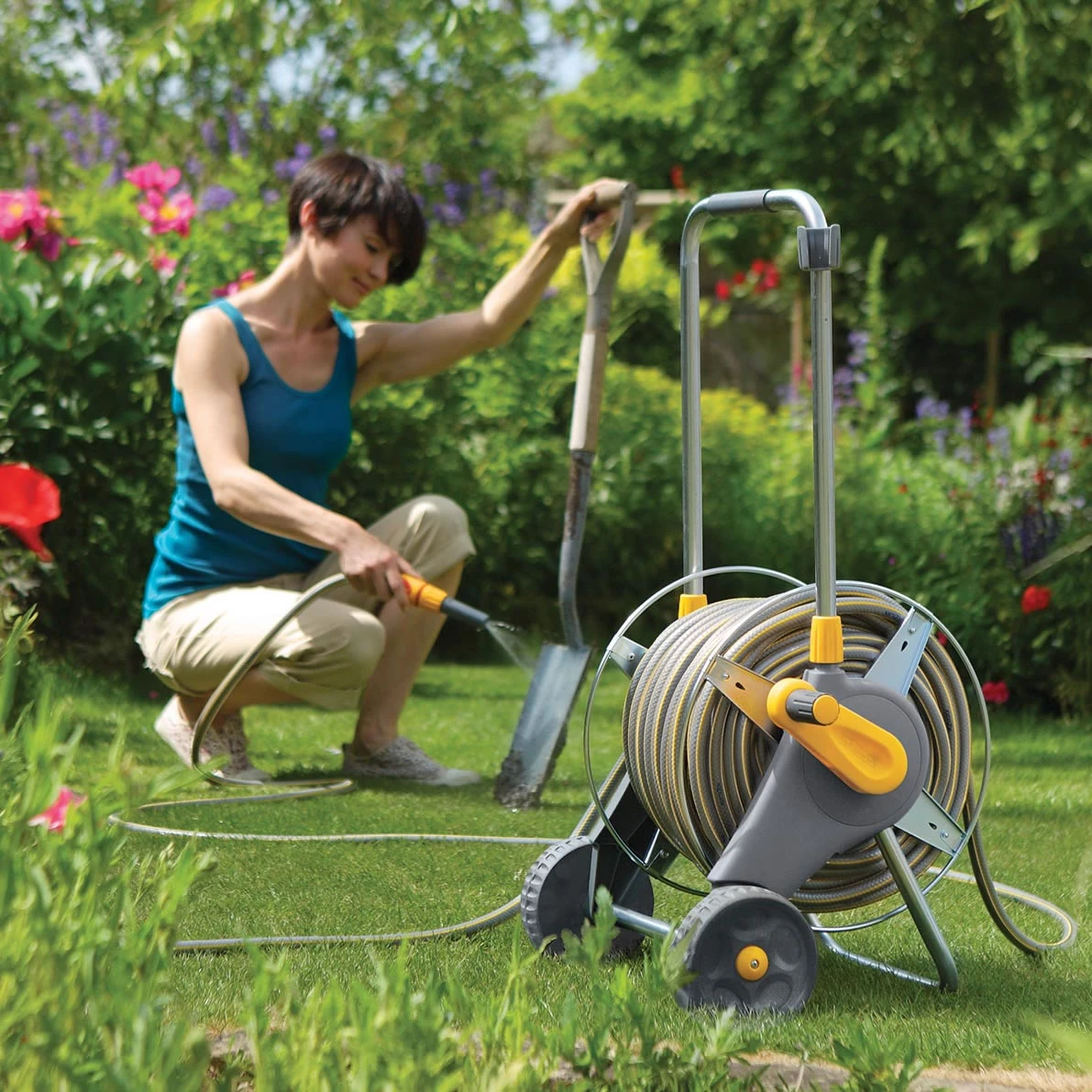 Hozelock 60m Capacity Metal Hose Cart, With 30m Hose 2 Hozelock 60m Capacity Metal Hose Cart, With 30m Hose - Image 2