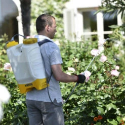 Hozelock 12L Pressure Sprayer Plus - 4712 -Hozelock 4712 life 1