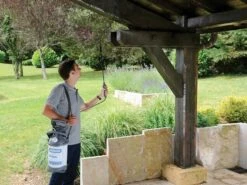 Hozelock Pulsar Viton® Pressure Sprayer -Hozelock HOZ5311 INUSE1