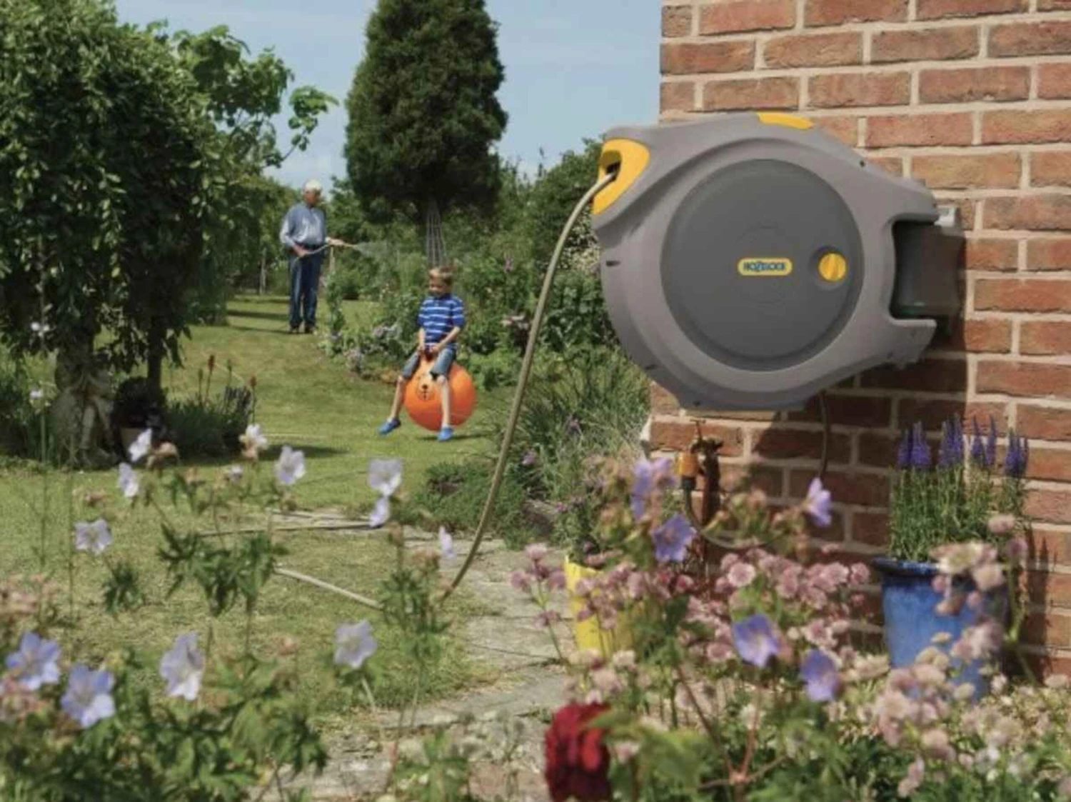 Hozelock 2401 Auto Reel Retractable Hose System 20m Hose 2 Hozelock 2401 Auto Reel Retractable Hose System 20m Hose - Image 2