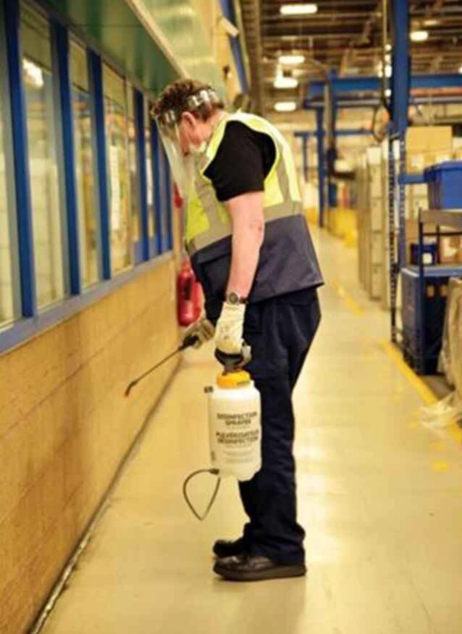 Hozelock Disinfection Sprayer Bleach 7L 45078020 2 Hozelock Disinfection Sprayer Bleach 7L 45078020 - Image 2