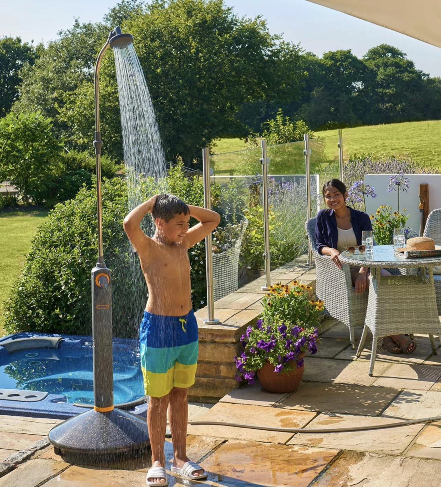 Hozelock Garden Solar Shower 100-100-213 5 Hozelock Garden Solar Shower 100-100-213 - Image 5