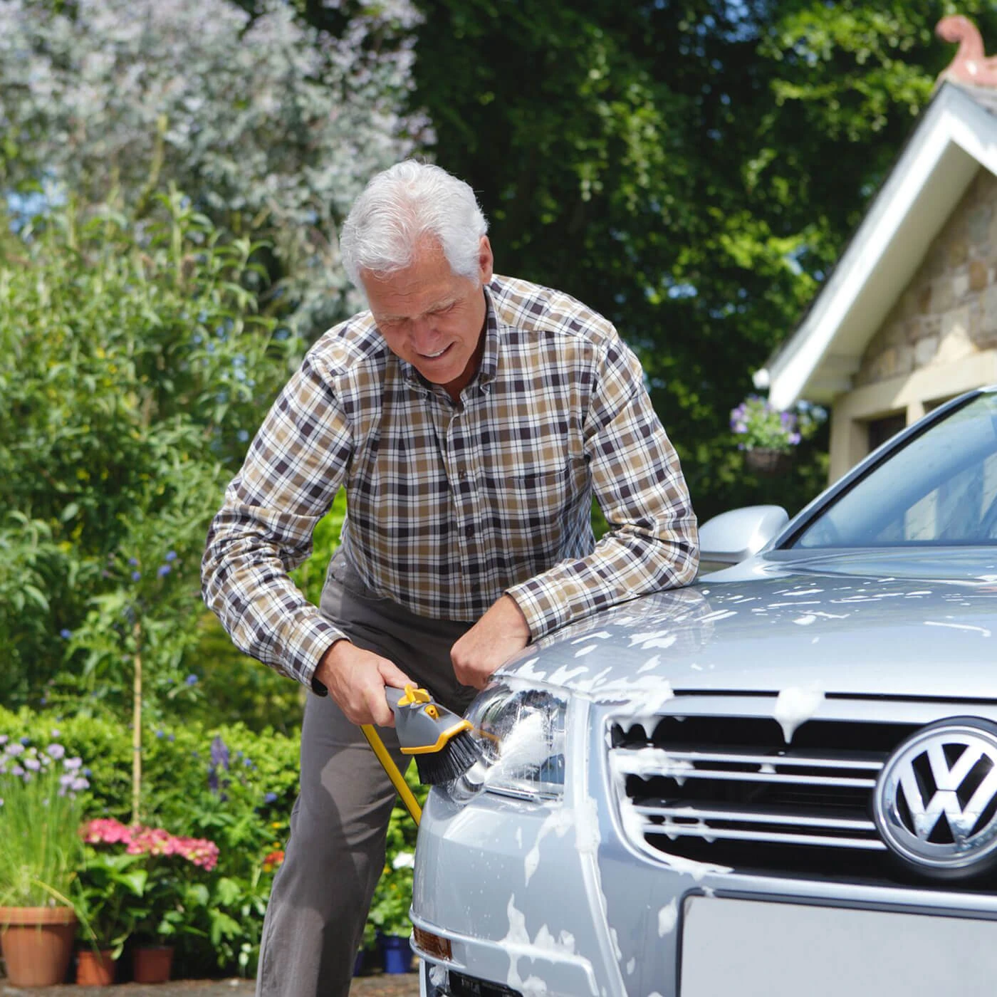 Hozelock Short Car Brush Plus - 2602 3 Hozelock Short Car Brush Plus - 2602 - Image 3