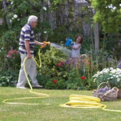 Hozelock 50m Ultimate Hose - 7850 5 Hozelock 50m Ultimate Hose - 7850 -Hozelock l hozelock 7850 lifestyle