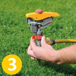 Hozelock Pulsating Sprinkler -Hozelock l pulsating sprinkler head 2550 hozelock action3