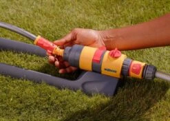 Hozelock AquaSave Rectangular Sprinkler Pro 350M² L -Hozelock lawn sprinklers hozelock aquasave rectangular sprinkler pro 350m l 36173740966054